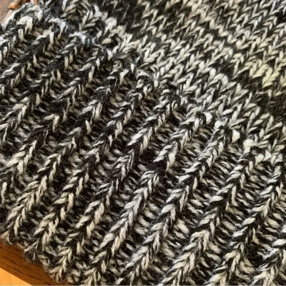 FRYE | NWT Black Charcoal White Marled Beanie with Pom Pom OS - Picture 3 of 15